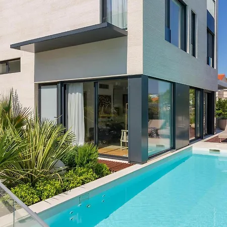 Aster 2 Hébergement de vacances *